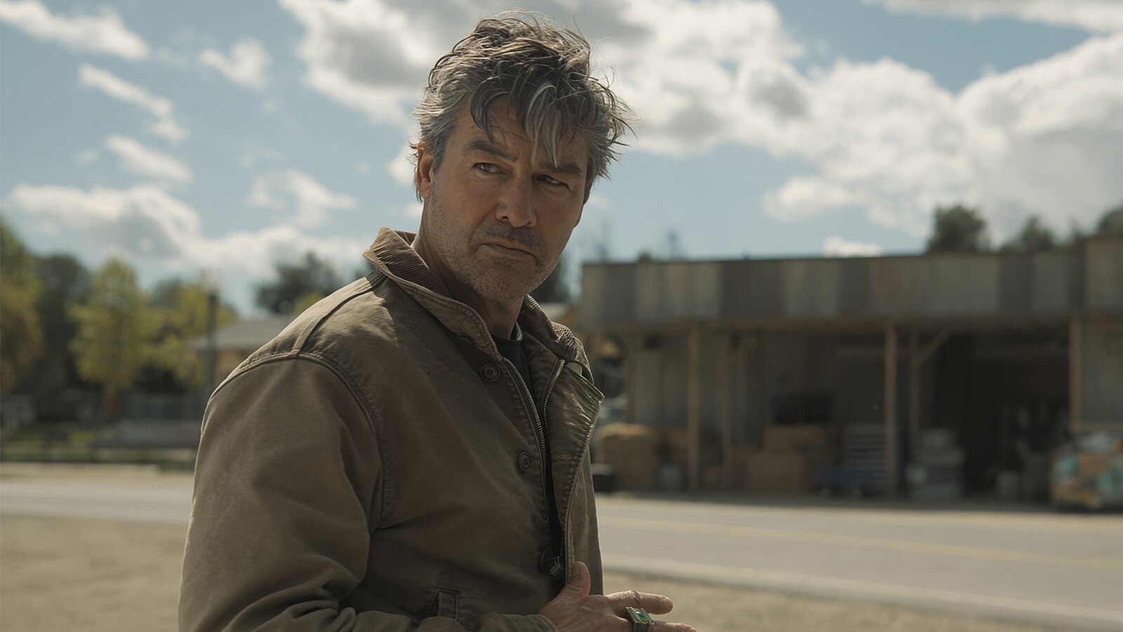 Kyle Chandler interpreta a Hal Jordan en Lanterns
