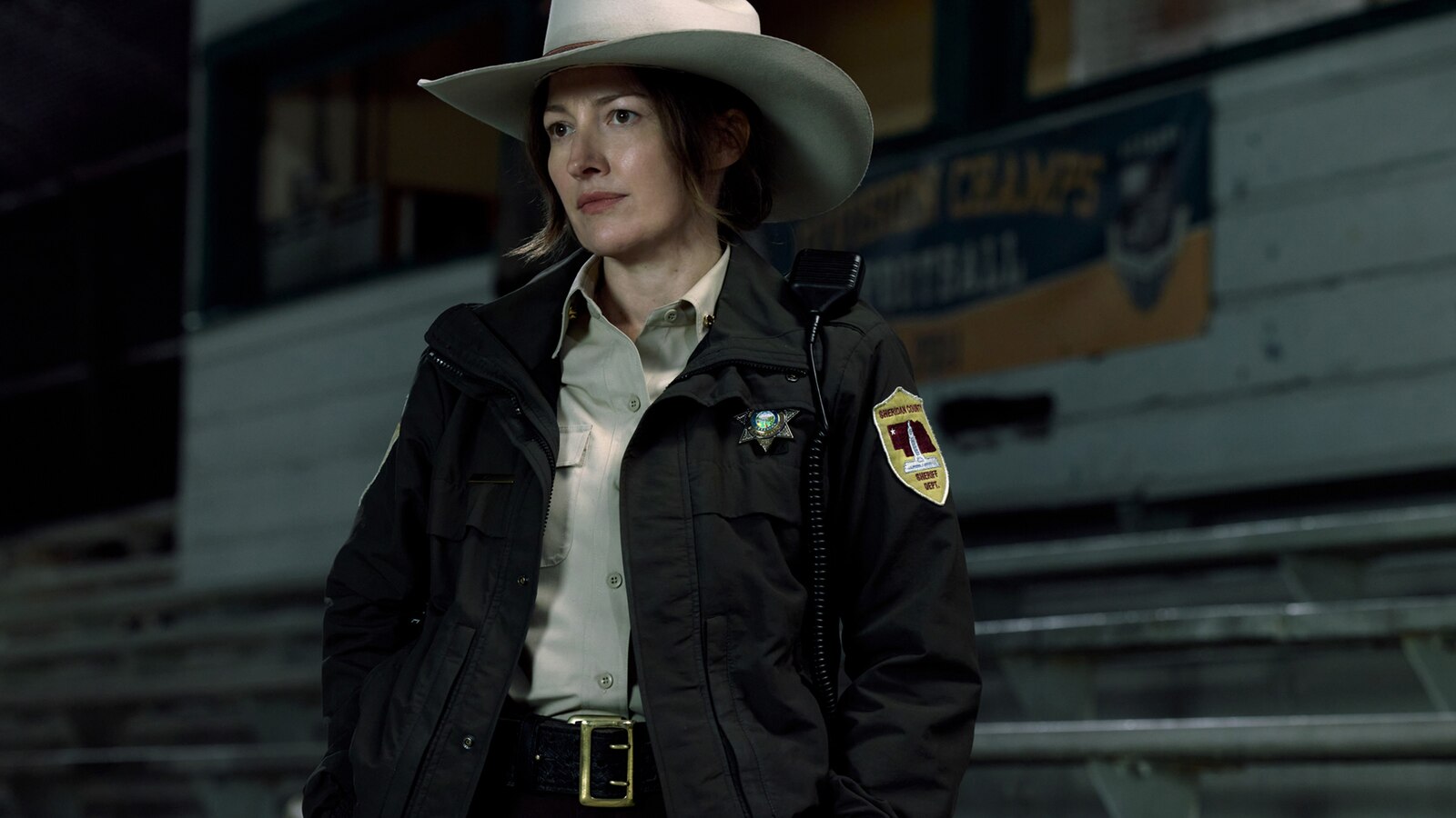 Kelly Macdonald como la sheriff Kerry en Lanterns